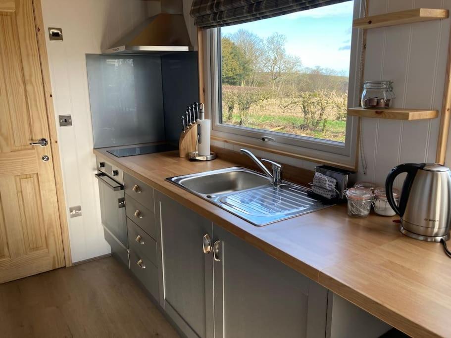 The Ashmere Tiny House Coldingham Extérieur photo